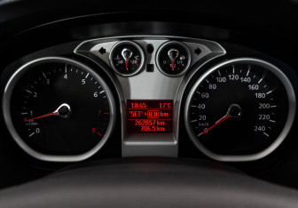 Подержанный автомобиль Ford Focus Wagon 2010 года (16 фото)
