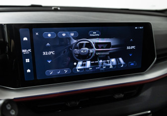 Подержанный автомобиль Geely Coolray 2023 года (16 фото)