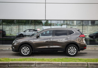 Подержанный автомобиль Nissan X-Trail 2022 года (9 фото)