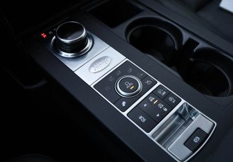 Подержанный автомобиль Land Rover Discovery 2018 года (14 фото)