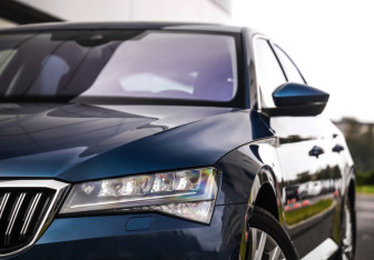 Подержанный автомобиль Skoda Superb Liftback 2022 года (2 фото)