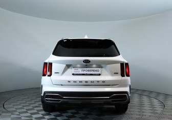 Подержанный автомобиль Kia Sorento 2020 года (6 фото)