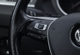 Подержанный автомобиль Volkswagen Tiguan 2018 года (13 фото)