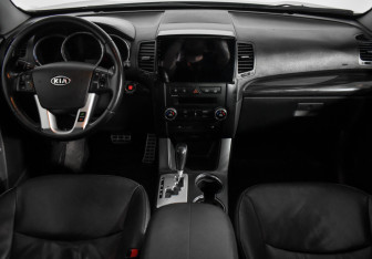 Подержанный автомобиль Kia Sorento 2011 года (15 фото)