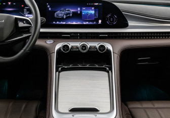 Подержанный автомобиль Exeed TXL 2023 года (16 фото)