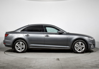 Подержанный автомобиль Audi A4 Sedan 2018 года (4 фото)