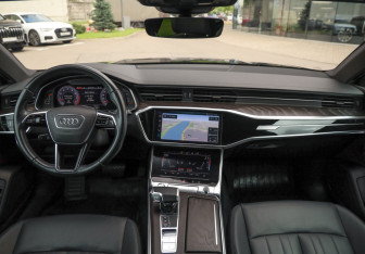 Подержанный автомобиль Audi A7 2018 года (10 фото)