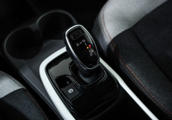 Подержанный автомобиль Chevrolet Bolt 2017 года (17 фото)