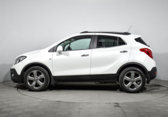 Подержанный автомобиль Opel Mokka 2012 года (8 фото)
