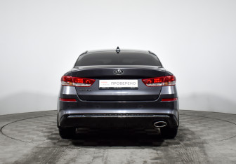 Подержанный автомобиль Kia Optima Sedan 2018 года (6 фото)