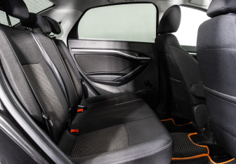 Подержанный автомобиль LADA (ВАЗ) Vesta Sedan 2017 года (15 фото)