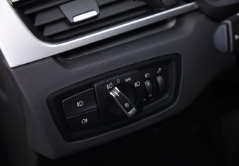 Подержанный автомобиль BMW X1 2021 года (21 фото)