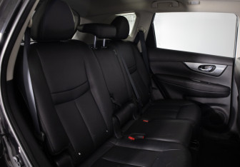 Подержанный автомобиль Nissan X-Trail 2015 года (15 фото)