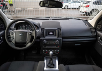 Подержанный автомобиль Land Rover Freelander 2013 года (11 фото)