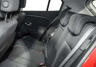 Подержанный автомобиль Renault Megane Hatchback 2010 года (12 фото)