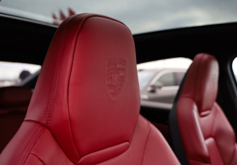 Подержанный автомобиль Porsche Cayenne 2022 года (25 фото)