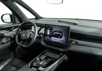 Подержанный автомобиль Zeekr 009 2023 года (8 фото)