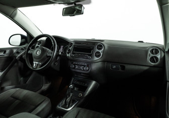 Подержанный автомобиль Volkswagen Tiguan 2012 года (9 фото)