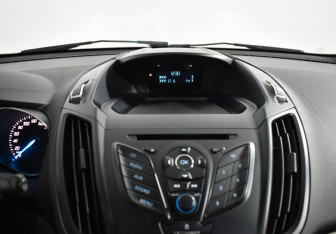 Подержанный автомобиль Ford Kuga 2014 года (18 фото)