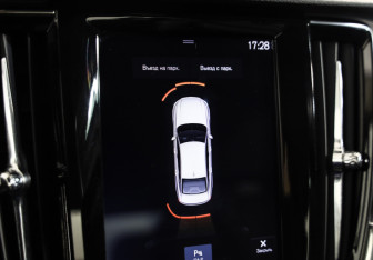 Подержанный автомобиль Volvo S90 2018 года (17 фото)