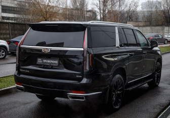 Подержанный автомобиль Cadillac Escalade Suv 2021 года (5 фото)