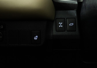 Подержанный автомобиль Toyota RAV4 2017 года (20 фото)