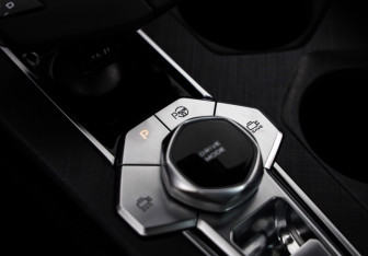 Подержанный автомобиль Changan UNI-V 2024 года (21 фото)