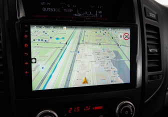 Подержанный автомобиль Mitsubishi Pajero 2012 года (15 фото)