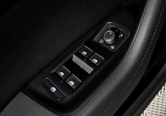 Подержанный автомобиль Volkswagen Passat Wagon 2017 года (19 фото)