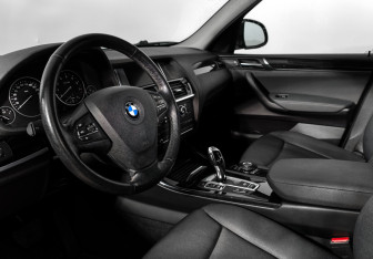 Подержанный автомобиль BMW X3 2015 года (9 фото)