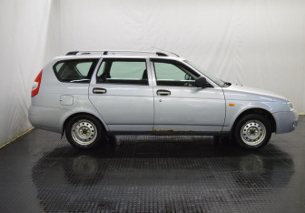 Подержанный автомобиль LADA (ВАЗ) Priora Wagon 2013 года (4 фото)