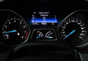 Подержанный автомобиль Ford Focus Wagon 2018 года (12 фото)