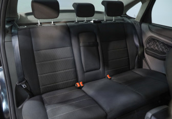 Подержанный автомобиль Ford Focus Sedan 2010 года (22 фото)