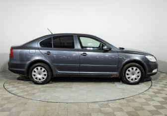 Подержанный автомобиль Skoda Octavia Liftback 2011 года (4 фото)