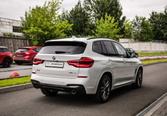 Подержанный автомобиль BMW X3 2020 года (6 фото)