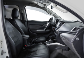 Подержанный автомобиль Mitsubishi L200 2015 года (23 фото)