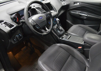 Подержанный автомобиль Ford Kuga 2017 года (10 фото)