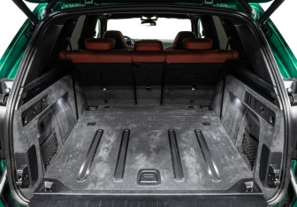 Подержанный автомобиль BMW X5 M 2024 года (34 фото)