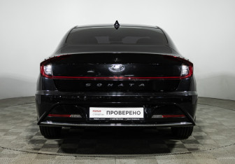 Подержанный автомобиль Hyundai Sonata 2020 года (6 фото)