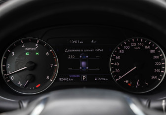 Подержанный автомобиль Infiniti QX50 2018 года (12 фото)