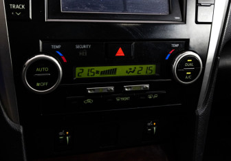 Подержанный автомобиль Toyota Camry Sedan 2013 года (15 фото)