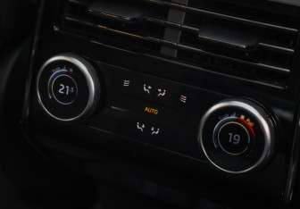 Подержанный автомобиль Land Rover Range Rover Sport 2022 года (32 фото)