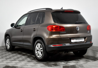 Подержанный автомобиль Volkswagen Tiguan 2015 года (7 фото)