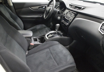 Подержанный автомобиль Nissan X-Trail 2016 года (12 фото)