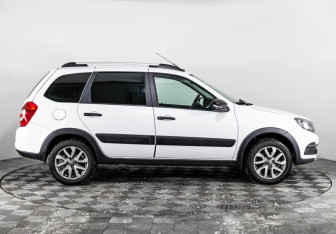 Подержанный автомобиль LADA (ВАЗ) Granta Wagon 2023 года (4 фото)