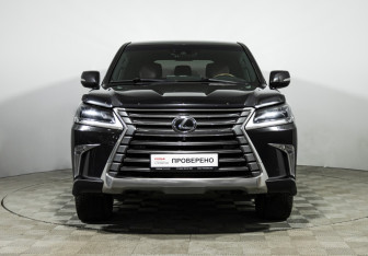 Подержанный автомобиль Lexus LX 2018 года (2 фото)