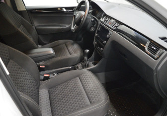 Подержанный автомобиль Skoda Rapid Liftback 2017 года (12 фото)