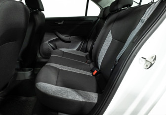 Подержанный автомобиль Skoda Rapid Liftback 2021 года (10 фото)