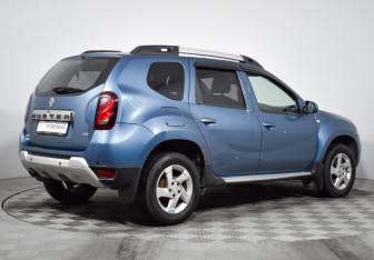 Подержанный автомобиль Renault Duster 2016 года (5 фото)