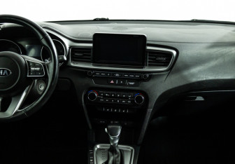 Подержанный автомобиль Kia Ceed Hatchback 2020 года (14 фото)